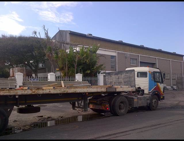 2,150M² FACTORY FOR SALE IN RETREAT